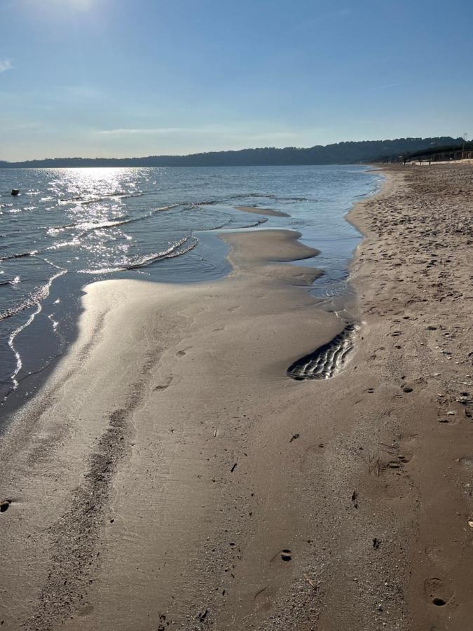 A Quelques Pas De La Mer La Capte Йер Экстерьер фото